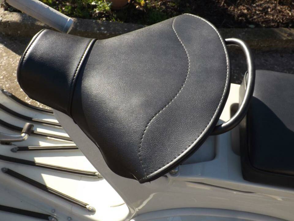 Image 13/50 of Piaggio Vespa 150 (1956)