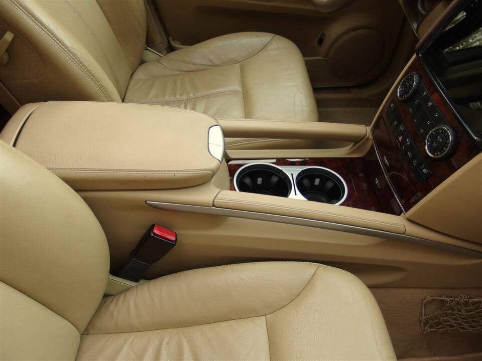 Bild 39/98 von Mercedes-Benz GL 450 4MATIC (2007)