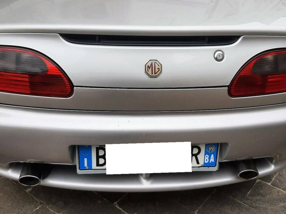 Immagine 18/50 di MG F 1.8i VVC 75 LE "75th Anniversary" (1999)
