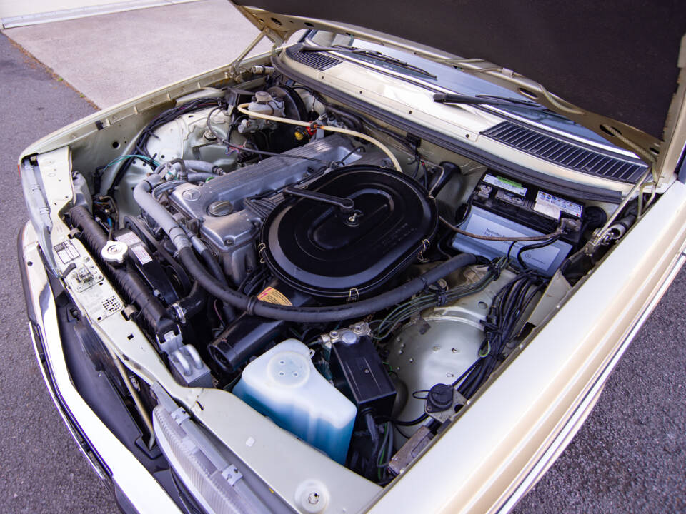 Immagine 23/29 di Mercedes-Benz 280 E (1983)