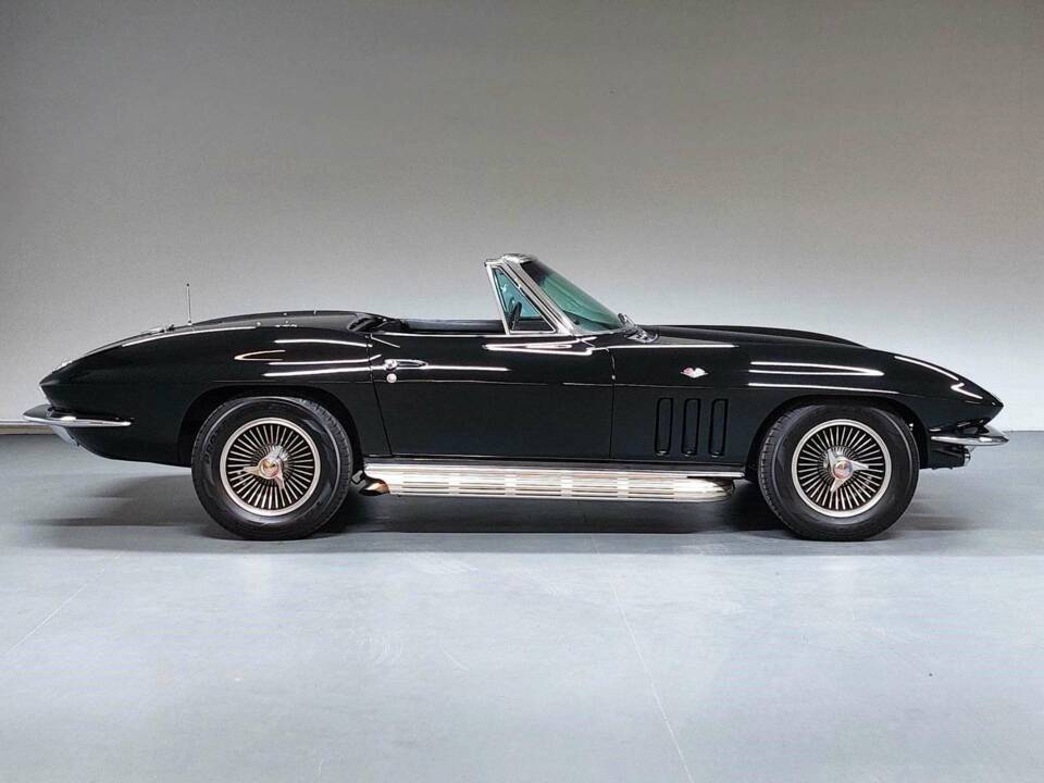 Image 2/15 of Chevrolet Corvette Sting Ray Convertible (1965)