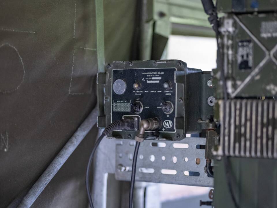 Image 17/50 de Land Rover 88 (1974)