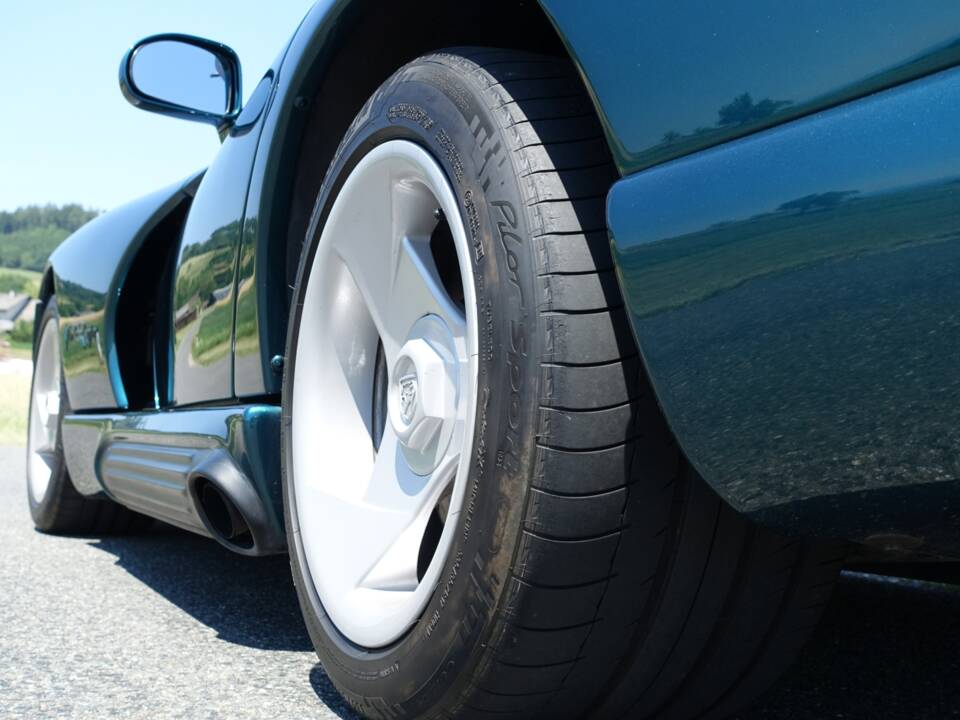Image 35/35 of Dodge Viper RT/10 (1994)