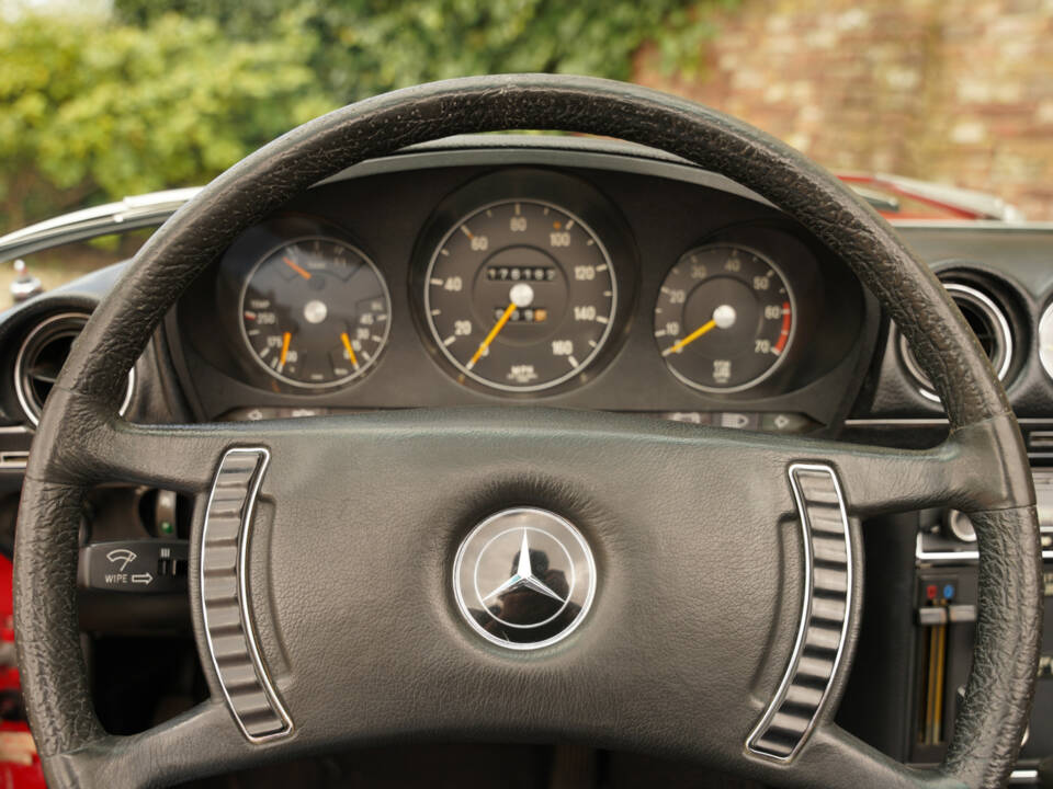 Image 14/50 of Mercedes-Benz 350 SL (1972)