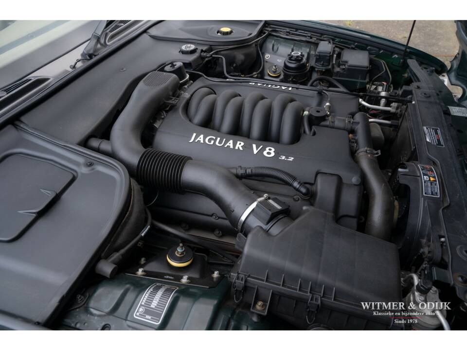 Bild 29/30 von Jaguar XJ 8 Executive (1998)