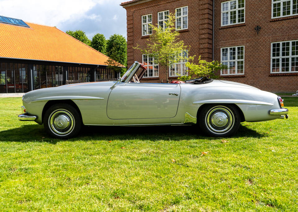 Image 2/30 of Mercedes-Benz 190 SL (1961)