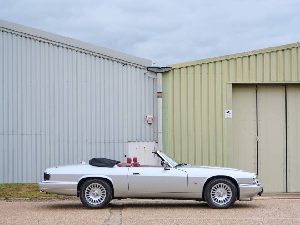 Image 29/50 of Jaguar XJS 6.0 (1993)