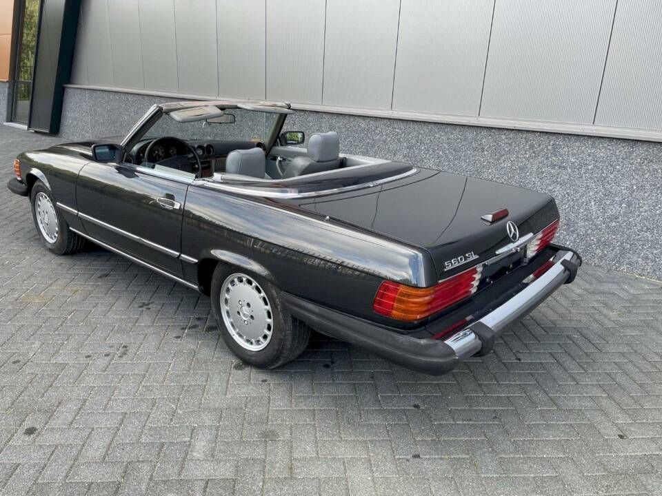 Image 17/36 de Mercedes-Benz 560 SL (1989)