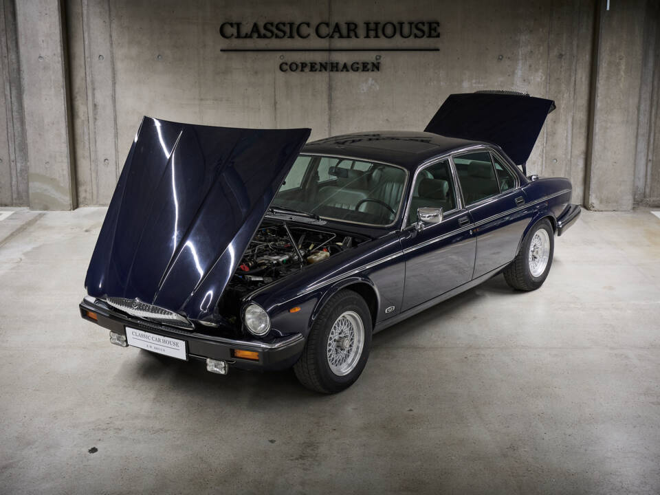 Bild 93/97 von Daimler Double Six (1994)
