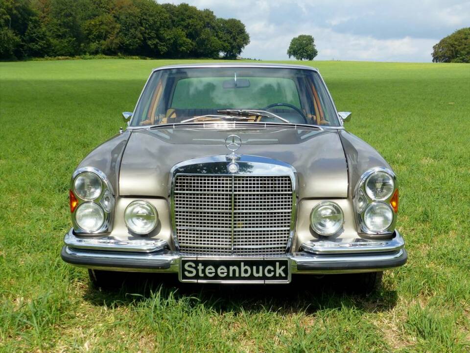 Mercedes-Benz 300 SEL 6.3 Limousine beigegrau metallic  (W 109) 1968