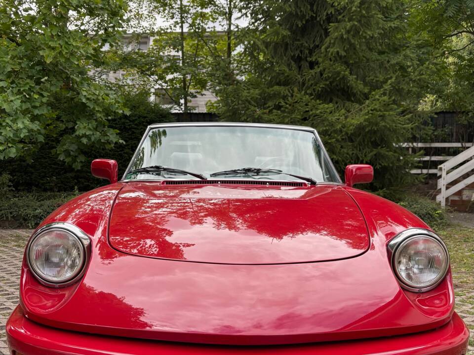 Image 4/25 of Alfa Romeo 2.0 Spider (1992)