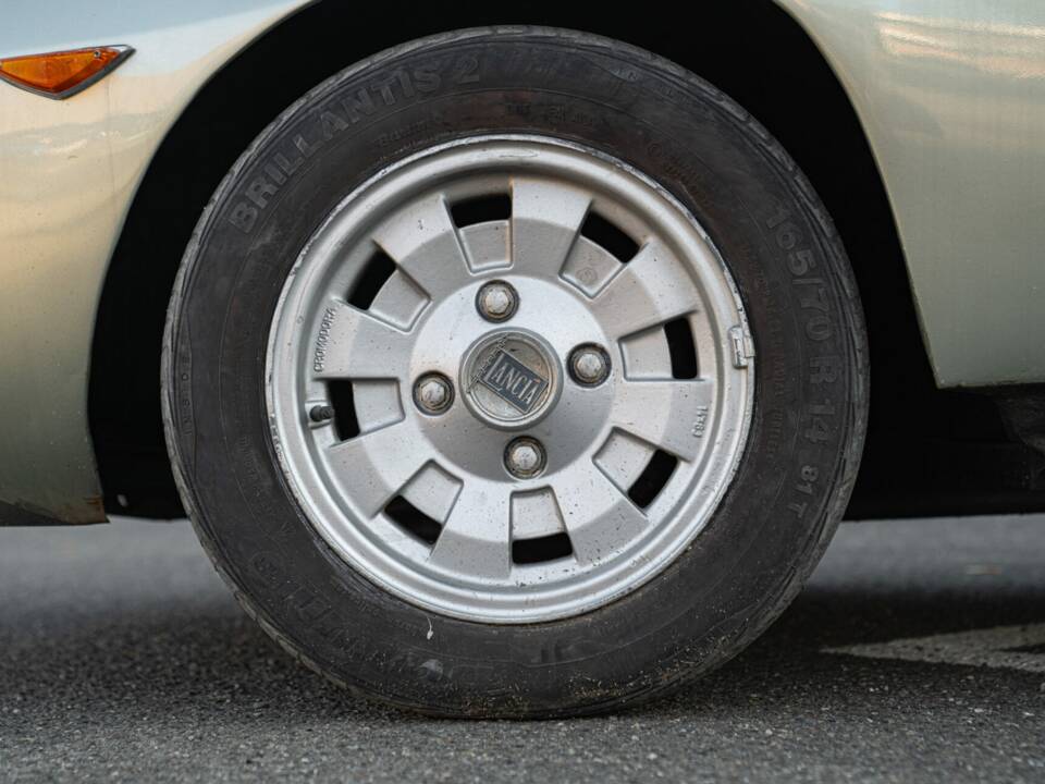 Image 11/44 of Lancia Fulvia Sport 1.6 (Zagato) (1972)