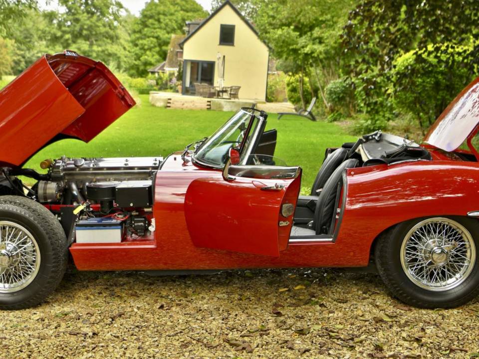 Bild 20/50 von Jaguar E-Type (1968)