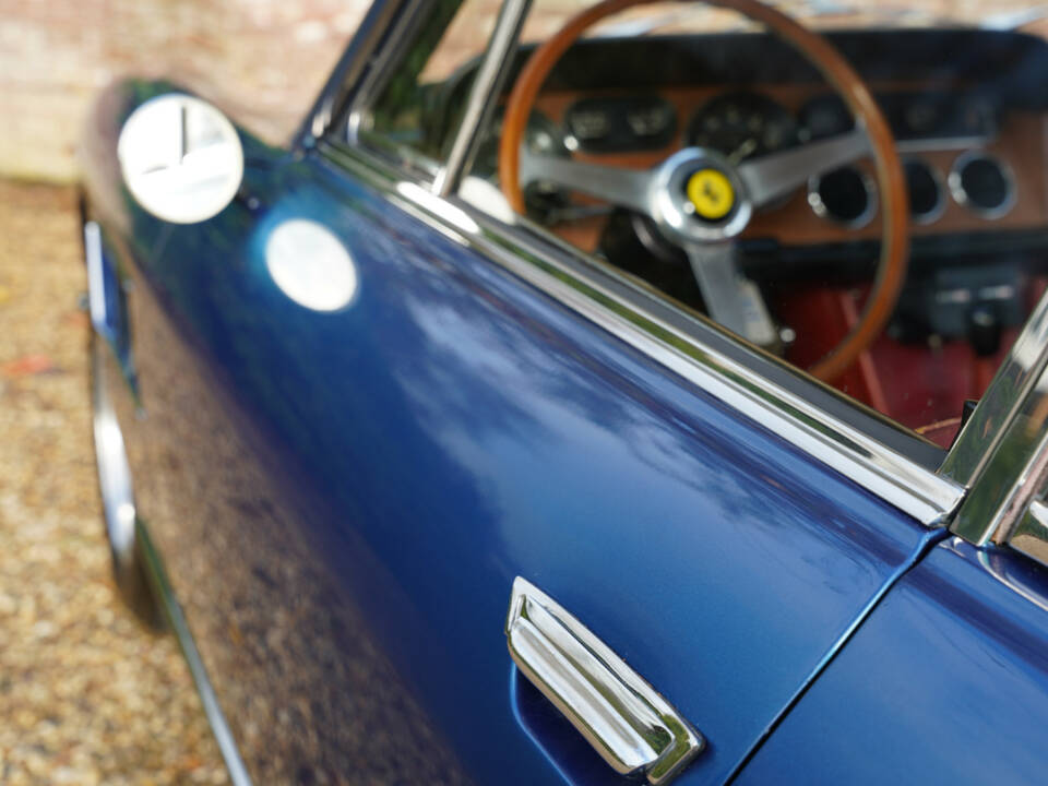 Immagine 25/50 di Ferrari 330 GT (1966)