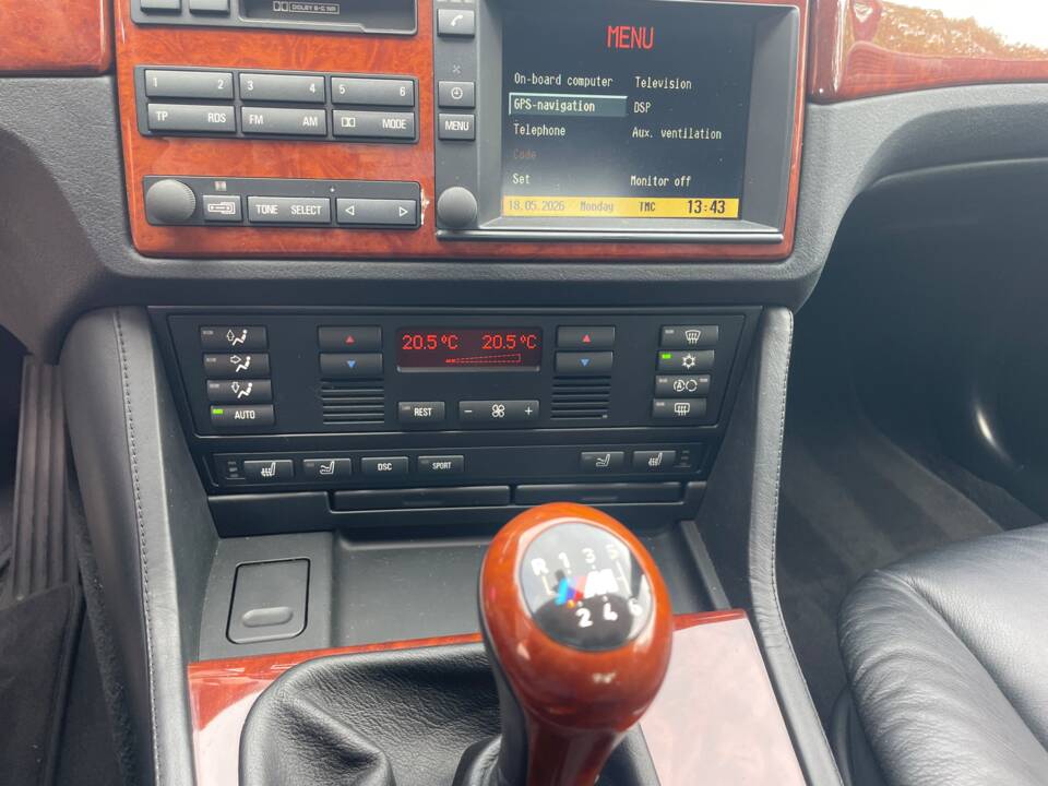 Bild 24/25 von BMW M5 (2000)