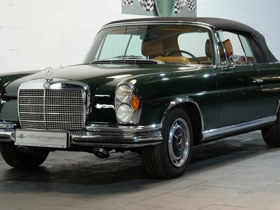 Immagine 8/29 di Mercedes-Benz 280 SE 3,5 (1970)