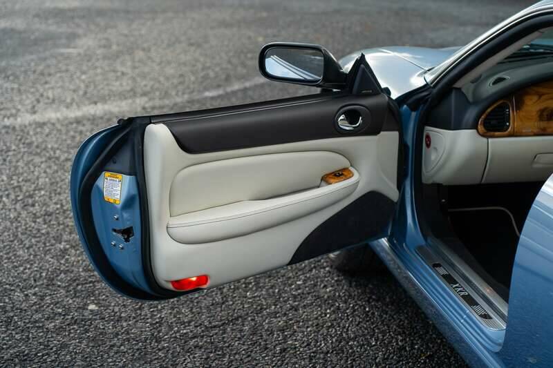 Afbeelding 35/50 van Jaguar XKR (2006)
