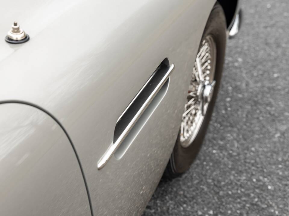 Bild 22/39 von Aston Martin DB 5 Vantage (1964)