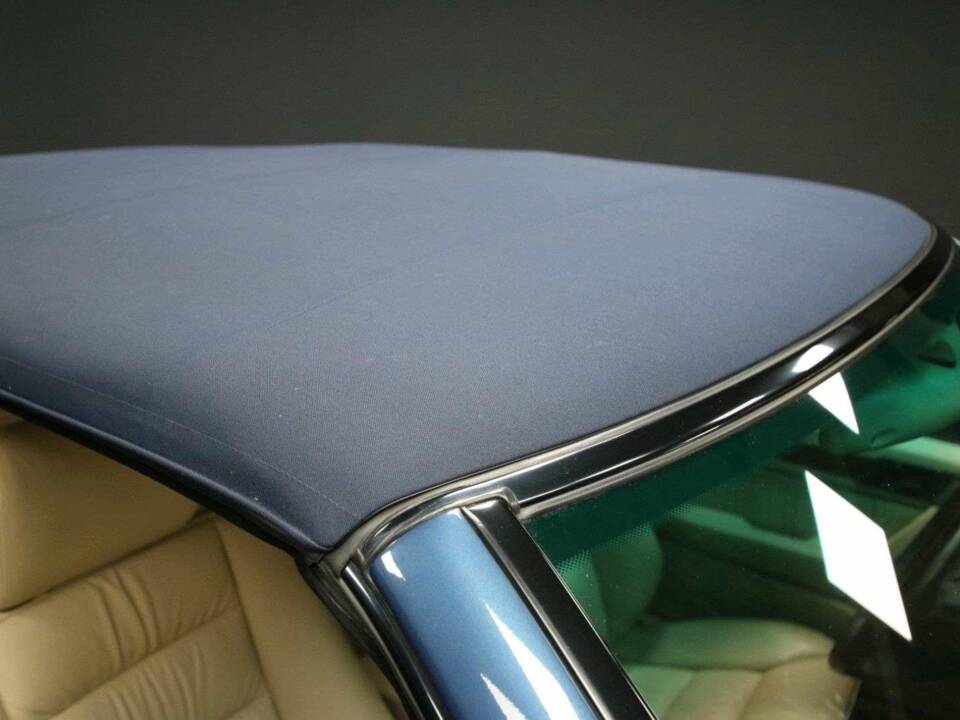 Bild 22/30 von Mercedes-Benz 300 CE-24 (1993)