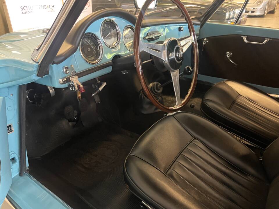 Afbeelding 6/18 van Alfa Romeo Giulia 1600 Spider Veloce (1965)