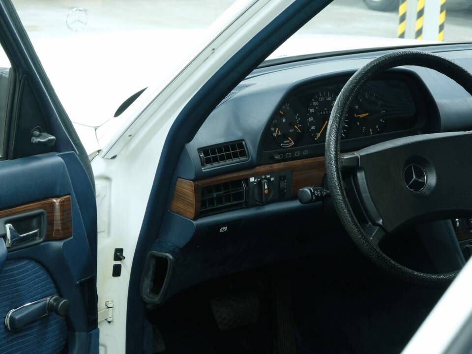 Bild 42/50 von Mercedes-Benz 280 S (1981)