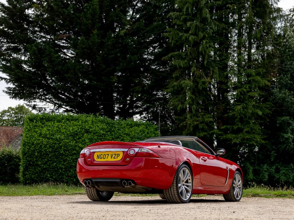 Image 31/50 of Jaguar XKR (2007)