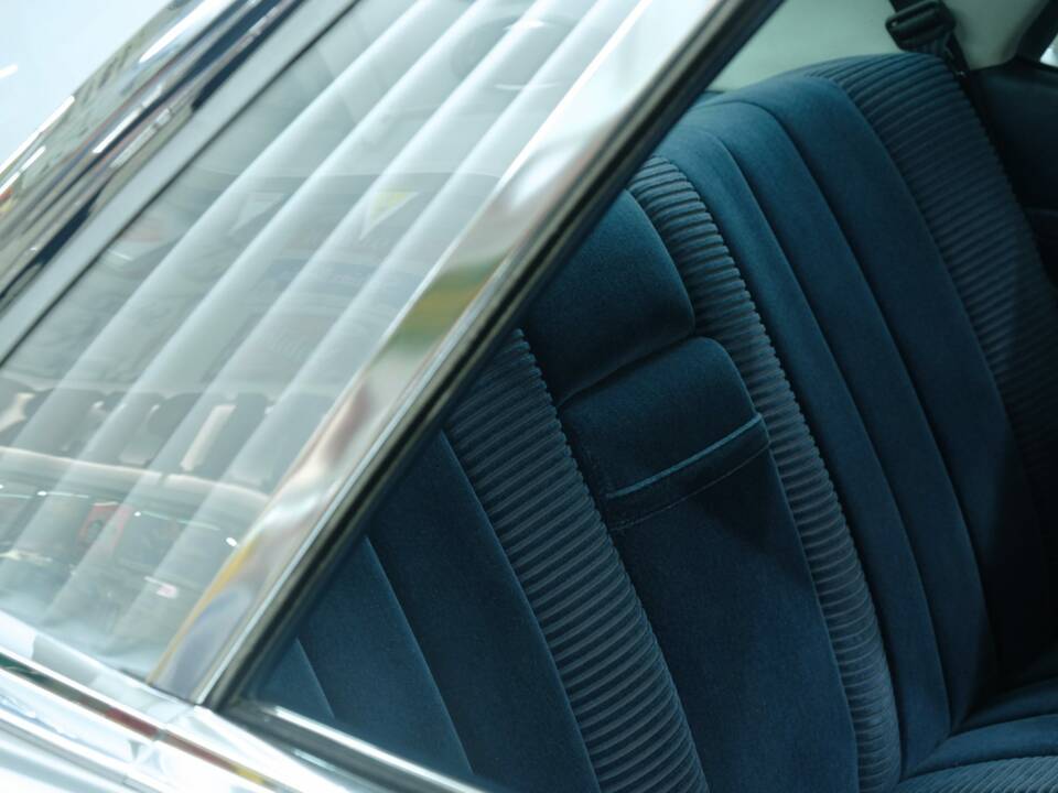 Image 41/50 de Mercedes-Benz 500 SLC (1981)