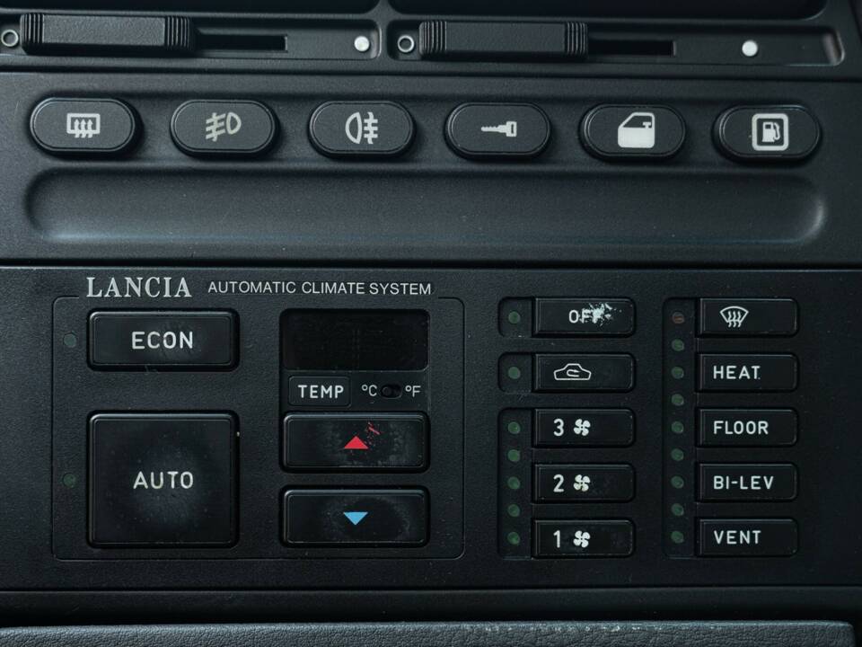 Image 17/41 of Lancia Thema 6V (1985)