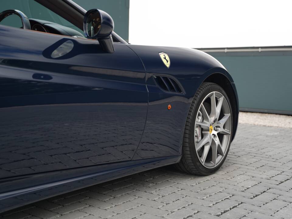Image 47/50 de Ferrari California (2012)