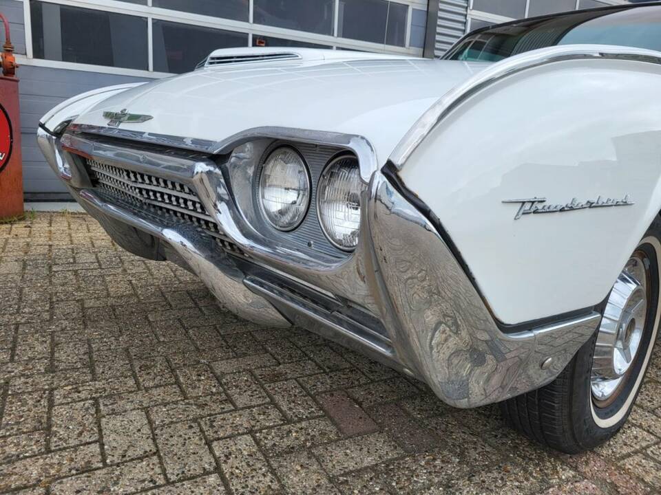 Obraz 4/8 pojazdu Ford Thunderbird Landau Coupe (1962)