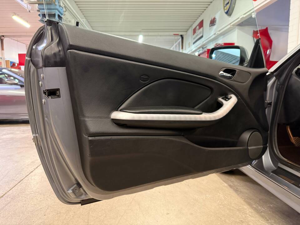 Image 5/19 of BMW 330Ci (2003)