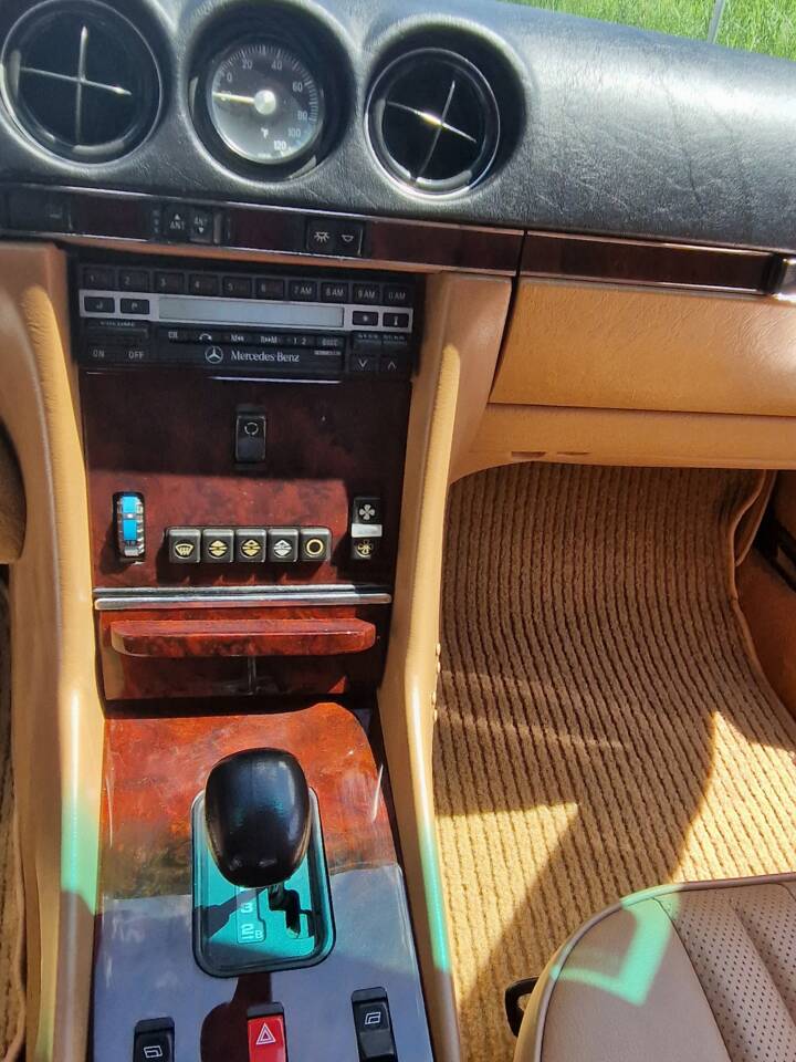 Image 23/53 de Mercedes-Benz 560 SL (1986)