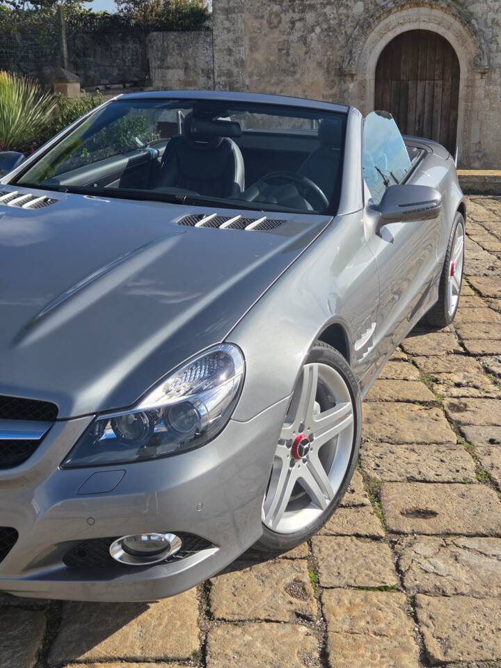 Imagen 12/34 de Mercedes-Benz SL 350 (2010)