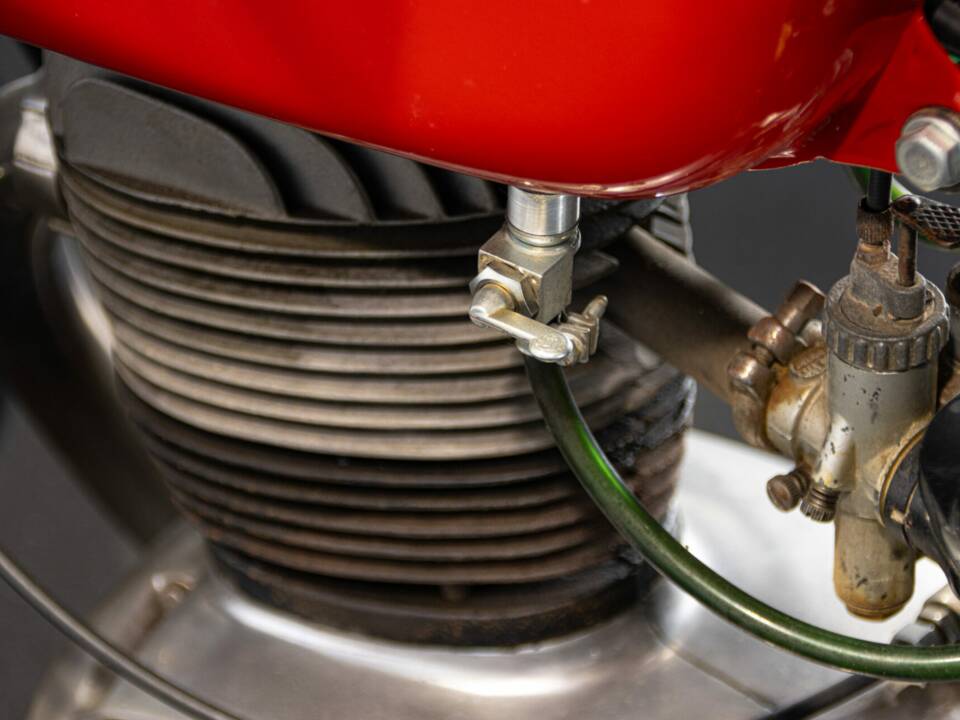 Bild 38/50 von Gilera 150 Sport (1951)