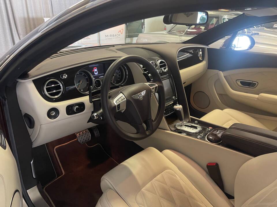 Image 12/20 of Bentley Continental GT V8 (2012)