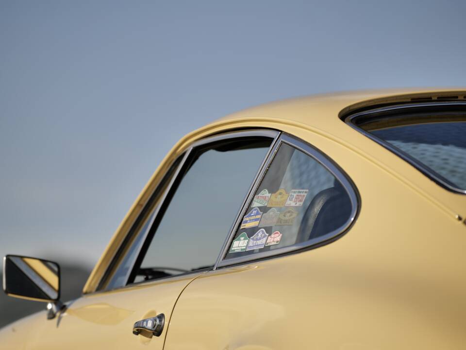 Image 18/77 de Porsche 911 2.7 S (1974)