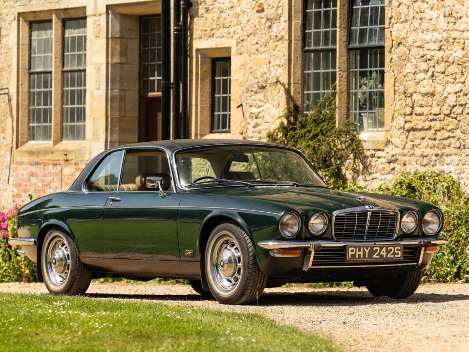 Bild 1/26 von Jaguar XJ 6 C 4.2 (1977)
