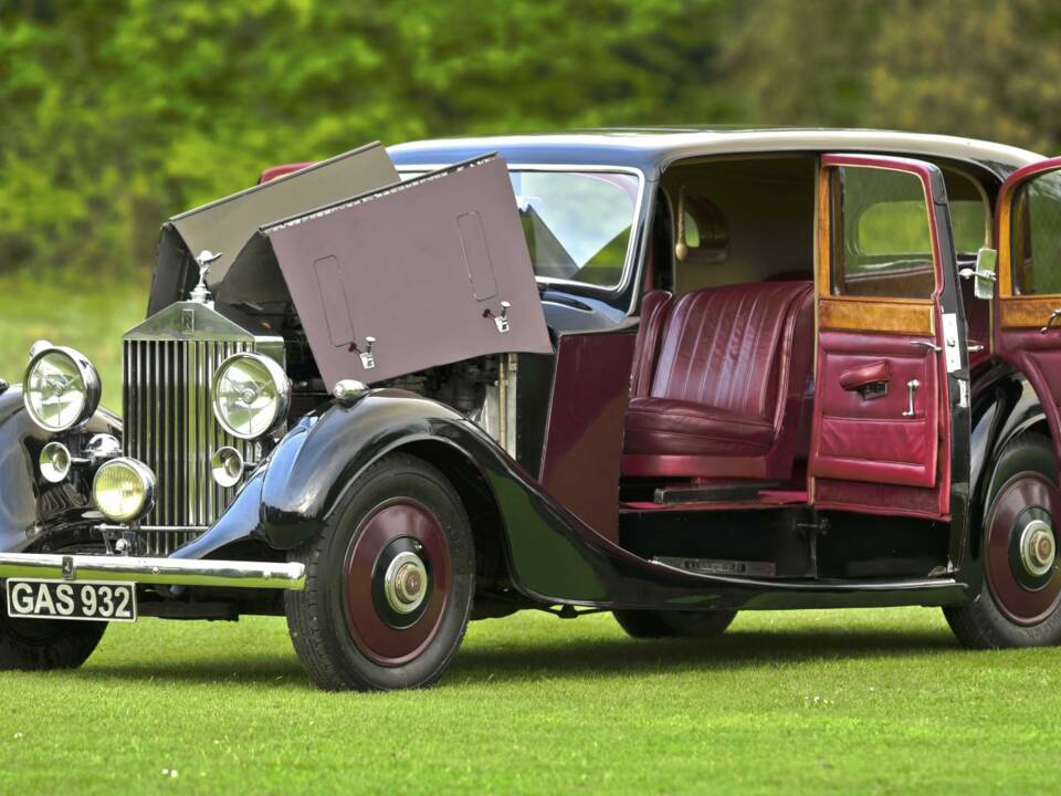 Image 18/50 of Rolls-Royce 25&#x2F;30 HP (1937)
