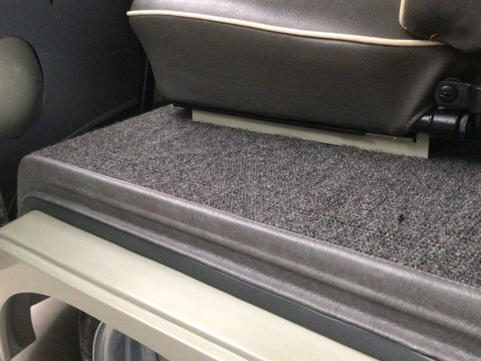 Image 16/23 of Volkswagen T1 minibus (1964)