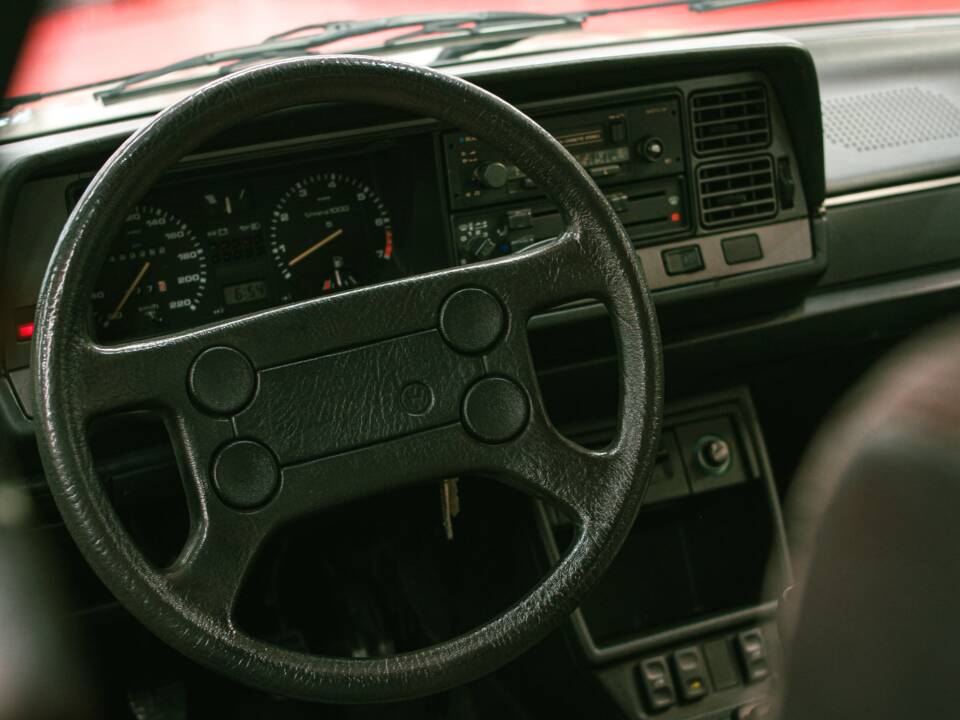 Afbeelding 36/37 van Volkswagen Passat 2.0 (1987)