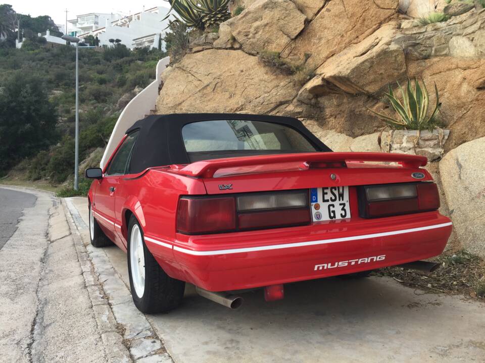 Image 3/24 of Ford Mustang LX "Summer Edition" (1992)