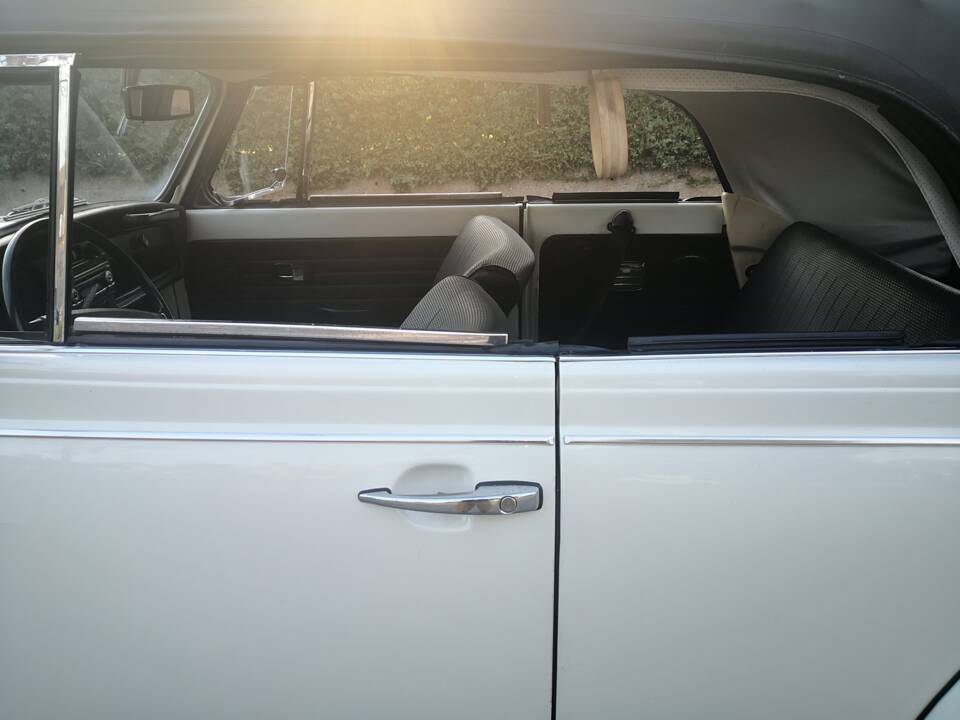 Bild 112/160 von Volkswagen Käfer 1300 (1971)