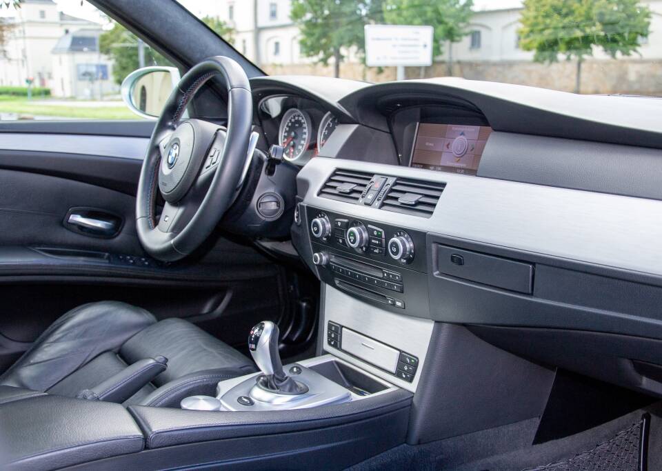 Afbeelding 30/41 van BMW M5 Touring (2008)