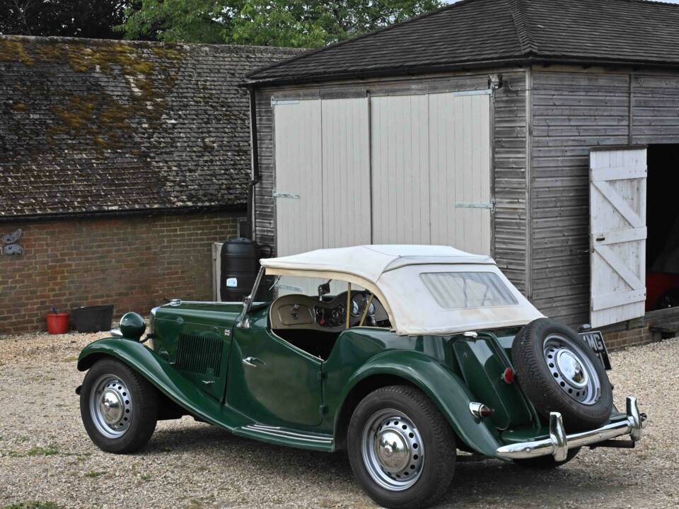 Image 37/50 of MG TD (1953)
