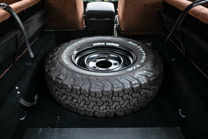 Image 20/41 of Land Rover 90 (1988)