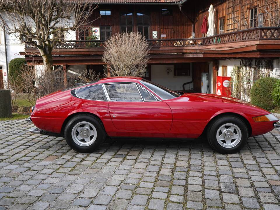 Image 14/34 de Ferrari 365 GTB&#x2F;4 Daytona (1970)