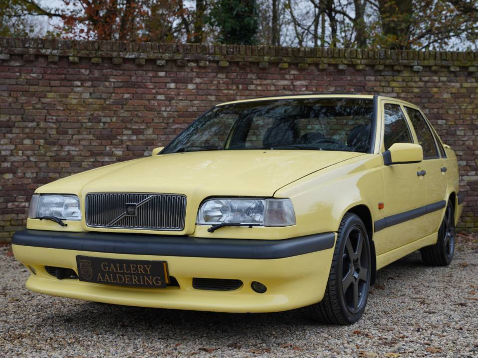 Image 26/50 of Volvo 850 T-5R (1995)