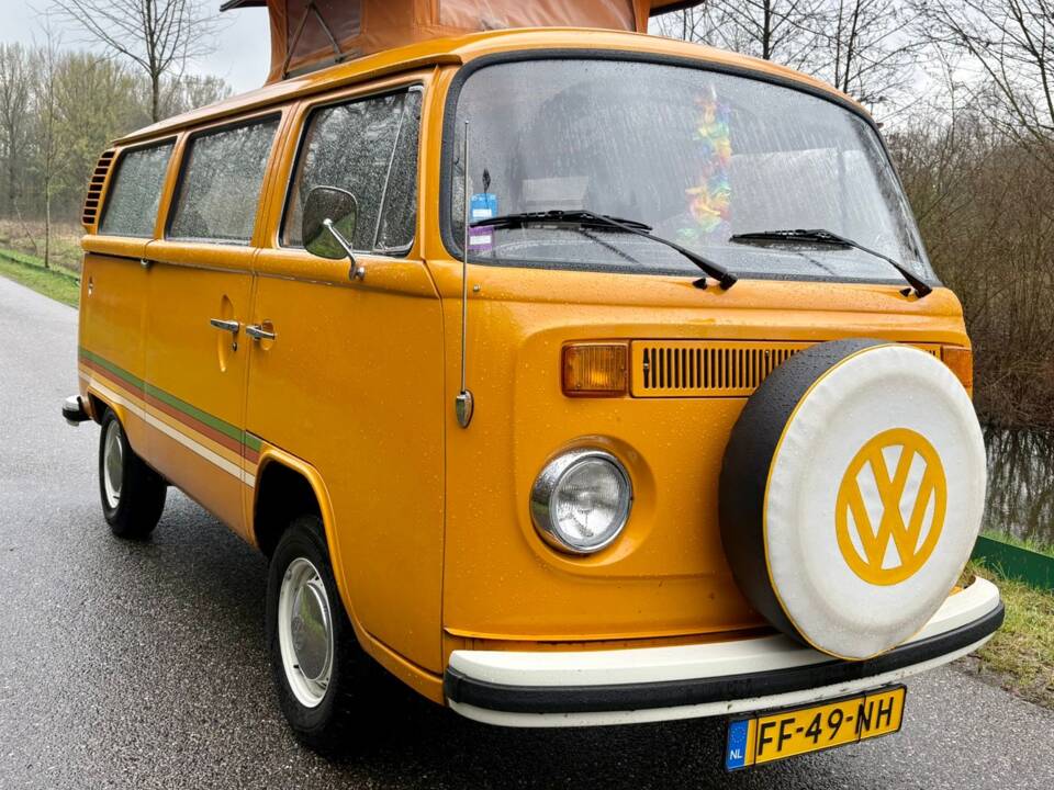 Imagen 2/19 de Volkswagen T2b Westfalia (1979)