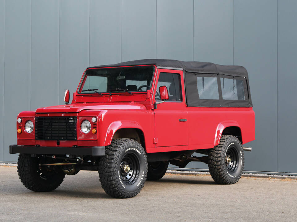 Image 16/38 of Land Rover 110 (1989)