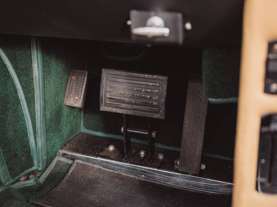 Image 70/99 of Aston Martin DB 6 Volante (1968)